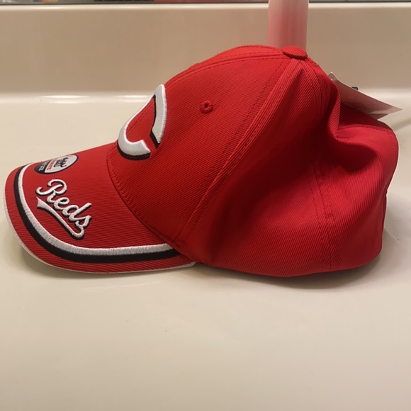 Cincinnati Reds Hat - Picture 4 of 7